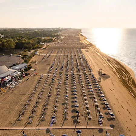 Cozy By The דירה *