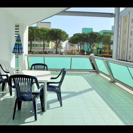 Cozy By The דירה